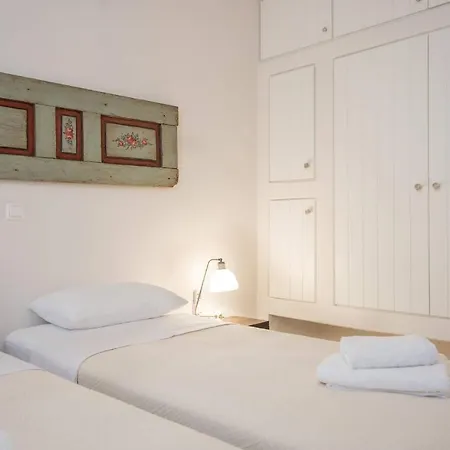 Errieta House - Eclectic Island - Gorgeous Sea Views, Garden Villa *